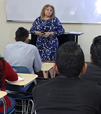 Imagen: INDE y Universidad Galleo capacitan a nuevos profesionales para el