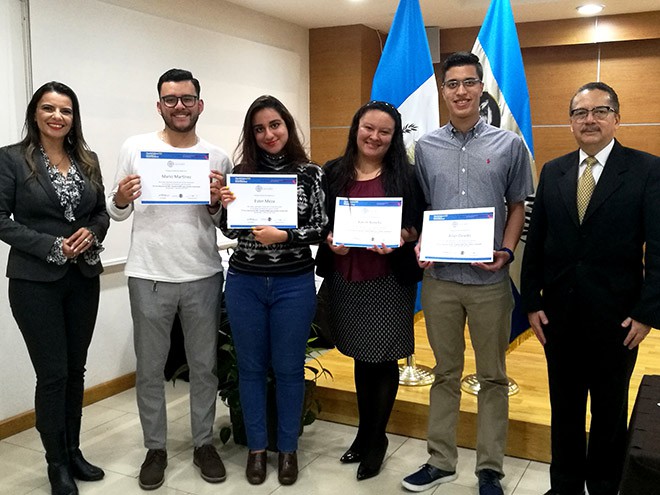 Imagen: Estudiantes de Diplomacia apoyan al Foro Nacional de Responsabilidad 