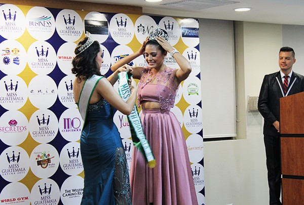 Imagen:  Presentación de candidatas a Miss Guatemala Latina 2015 en U galileo