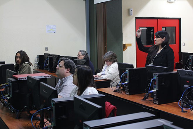 Imagen: Catedráticos completan talleres para gestionar cursos virtuales