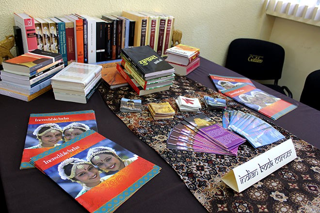 Imagen: Embajada de la India dona colección de libros sobre cultura ese país