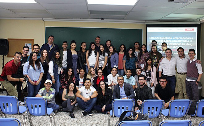 Imagen: Facultad de Administración da bienvenida a estudiantes de primer ingreso