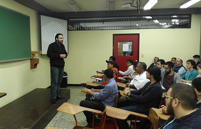 Imagen: Desarrollador internacional de Telescopios ALMA y GMT visita