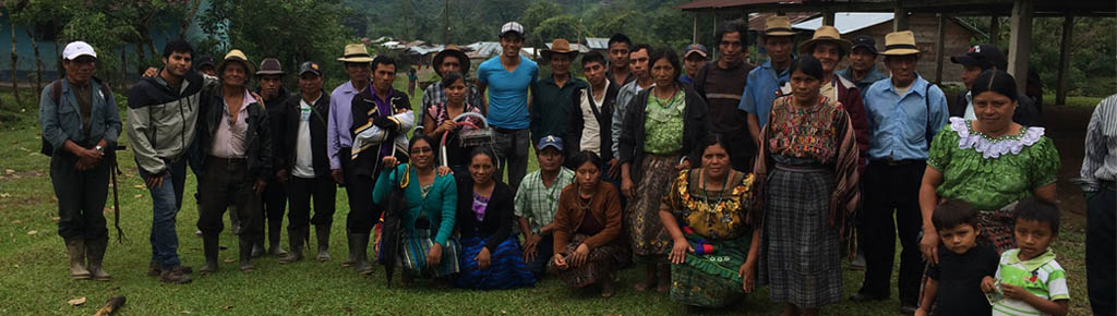 Diego Quan junto a Comunidad del Quiché NP