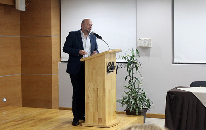 Imagen: Universidad de Cádiz brinda conferencia sobre plantas de energía solar