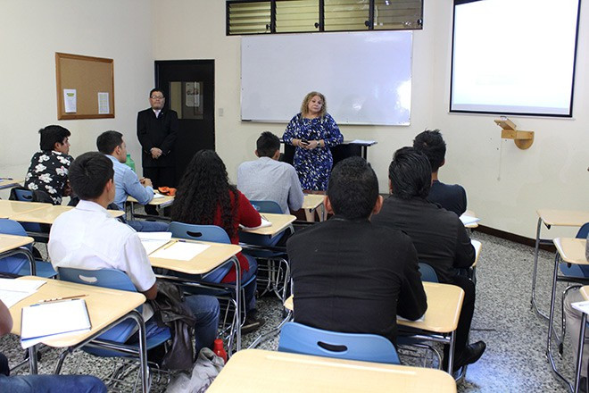 Imagen: Universidad de Cádiz brinda conferencia sobre plantas de energía solar