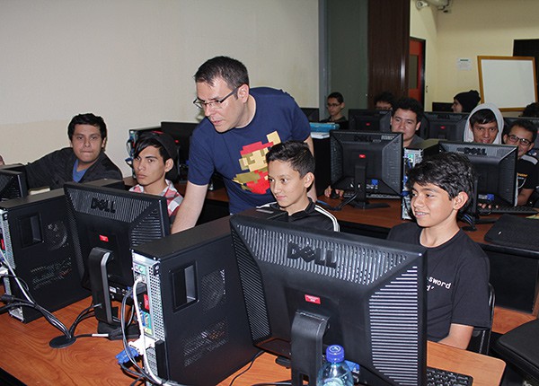 Imagen: Primer y único “Bootcamp” de desarrollo de videojuegos para jóvenes en 