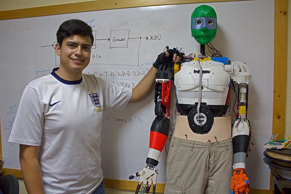 Imagen: Robot guatemalteco de Telepresencia logra primer lugar en Convención 